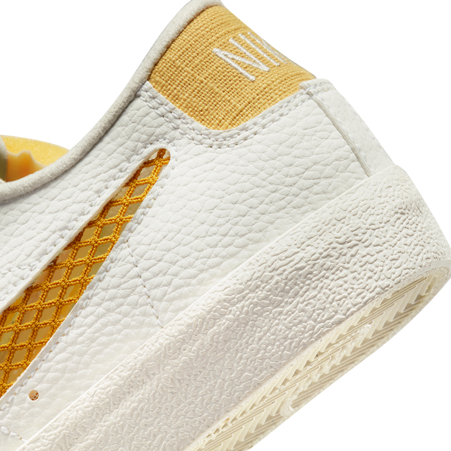 Nike Blazer Low '77 SE 'Sun Club' - Sail Sanded Gold