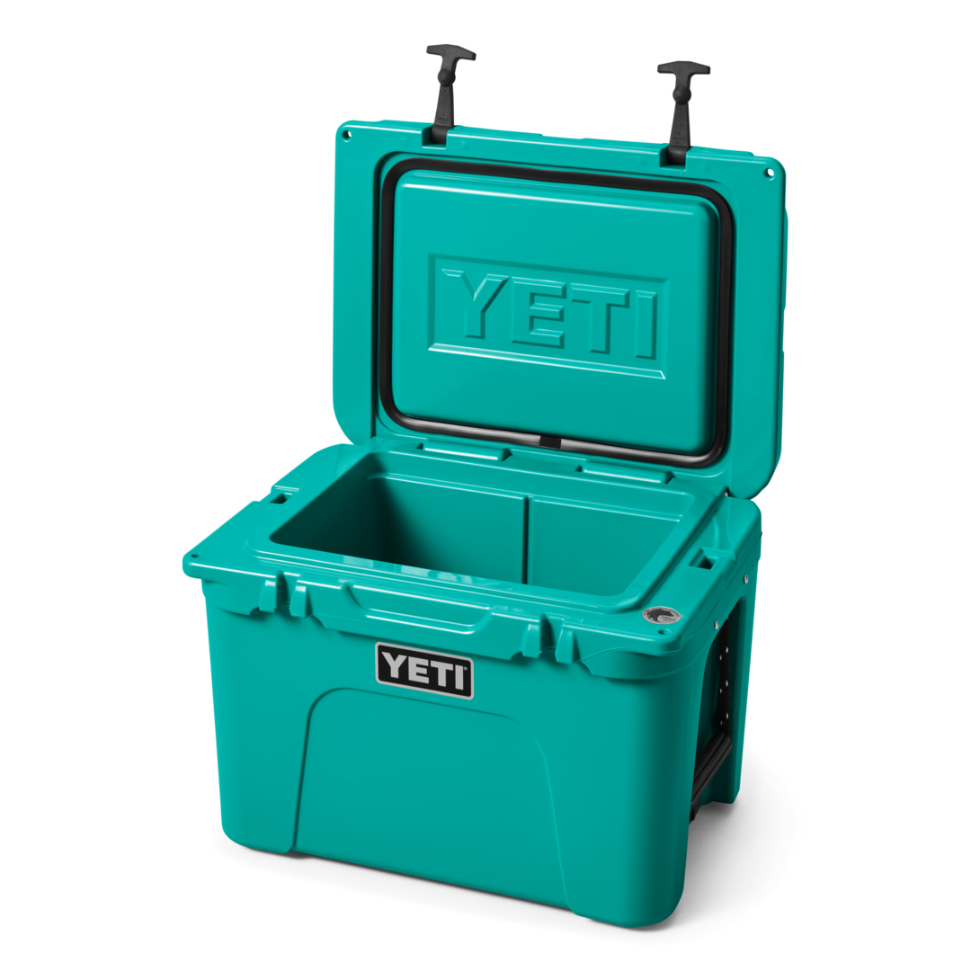 YETI Tundra 35 Box - Aquifer Blue