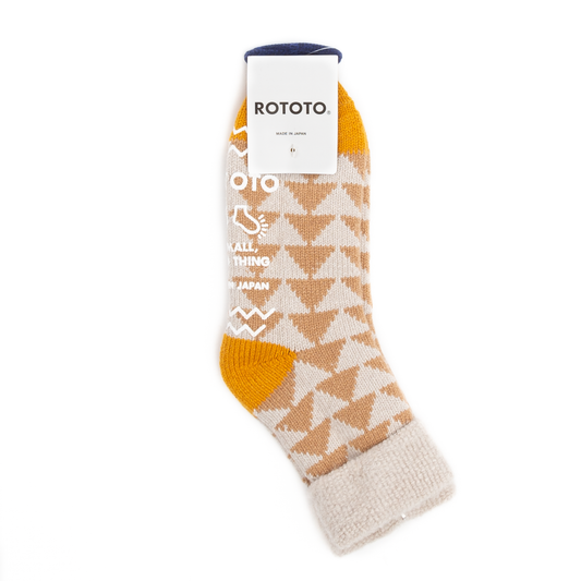 RoToTo Comfy Room Sankaku Socks - Beige Gold